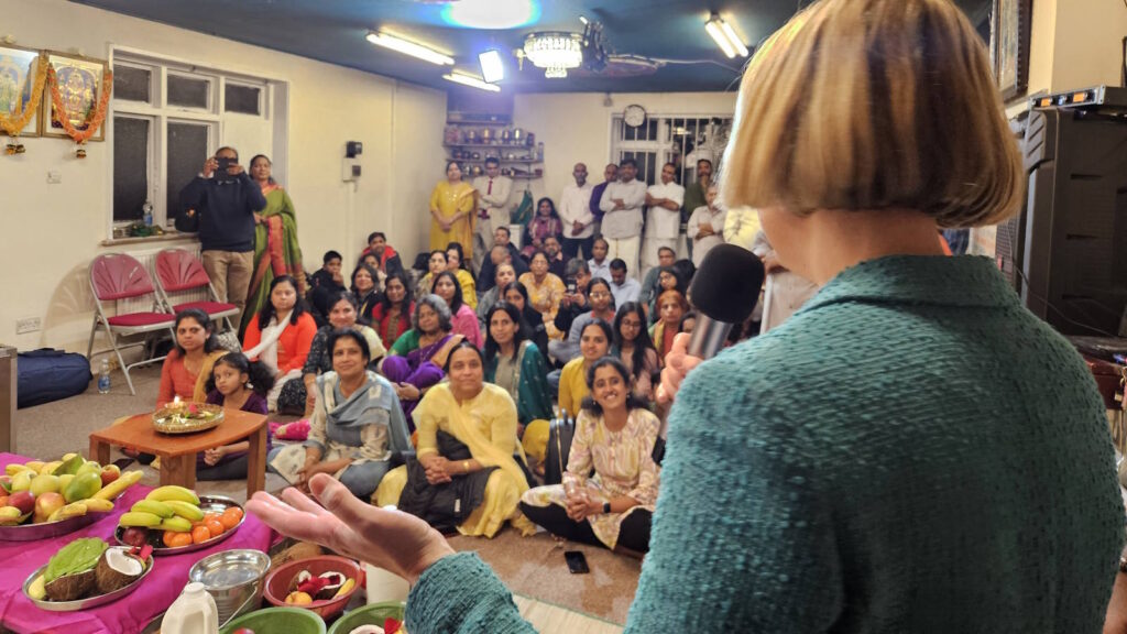 Emma Reynolds MP at Wycombe’s Shri Meenakshi Amman Temple